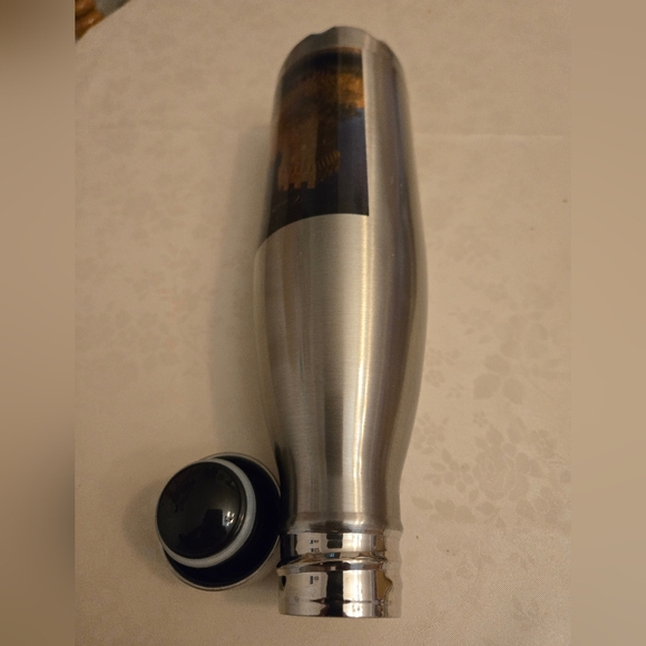 2 Water Bottles in Steel. - Picture 3 of 4